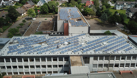 dach-solar-panel-schule-cesolar